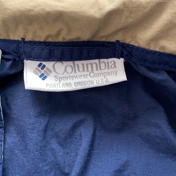 Rain coat, sweater - Picture 3 of 3